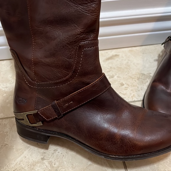 ‼️SOLD‼️UGG Leather boots - brown size 8.5 - Picture 2 of 6